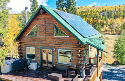 Secluded Log Cabin with Views & Hot Tub, Foosball, Wood Stove - Heavenly Homestead - Foto 12