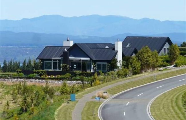 The Lakeview House Apartment - Photo 1