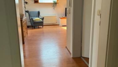 Dachgeschoss Wohnung mit Blick ins Grüne - Foto 3