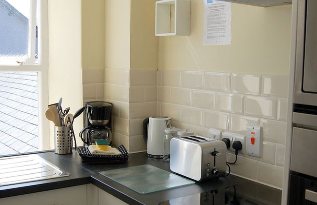 CLOCK TOWER APARTMENTS - Photo 17