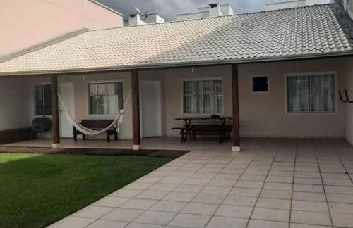 Casa ampla, lugar tranquilo - Foto 1