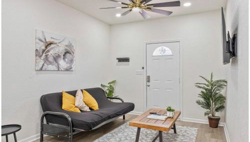 Glorius Amazing 2BR1BA Stay Near Lively Downtown - Foto 2, Other