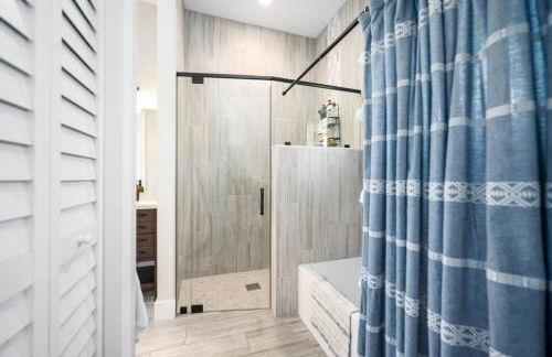 Mini Golf Course*Heated Saltwater Pool*Lakeview! - Foto 31