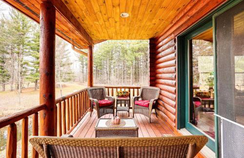 Spacious Log Home with 13 Acres, Ponds and Fire Pit! - Foto 31