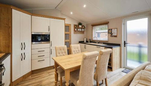 Country Cabin with Hot Tub - Foto 4