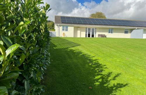 Gamekeepers Cottage - Hot Tub, 2 bed, sleeps 4, private patio, AC, stunning views - Photo 34