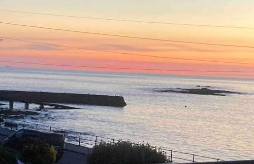 Amazing seaside Loft apartment with sea views . - Photo 3