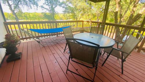 Family friendly, 3 bedroom house, with king bed for up to 15 - BBQ - Internet - jet tub - Photo 2