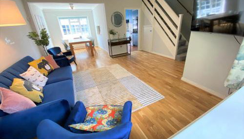 Redhill Town Centre 3 bed House near Gatwick Airport, easy commute to London - Foto 2