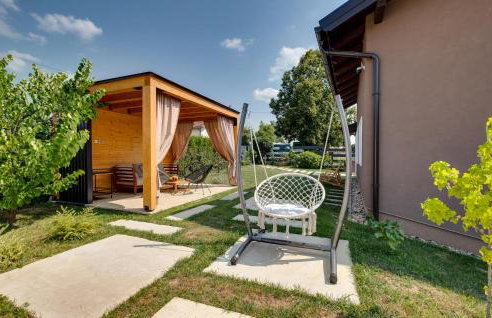 Awesome Home In Gornji Vinkovec - Foto 15