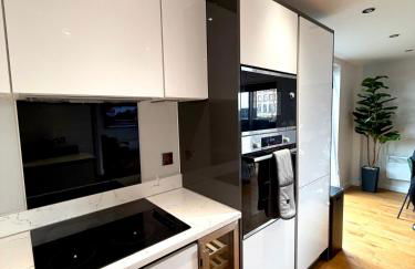 Luxe Duplex Penthouse Stay in Leeds Centre - Free Parking - Foto 14