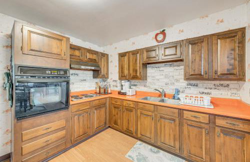 5 Mi to Dtwn Rockford Pet-Friendly Home with Yard! - Foto 10