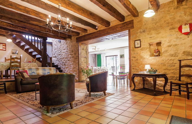 Spacious Farmhouse With Private Heated Pool in a Rustic Garden - Foto 29