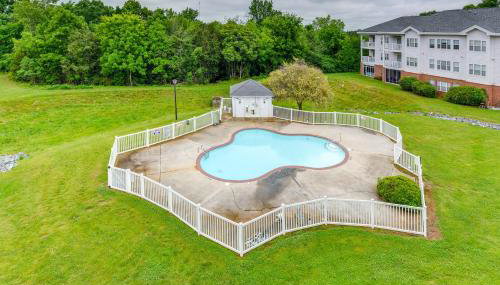 Charming Condo with Balcony, 1 Mi to UNC Charlotte! - Foto 3