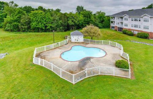 Charming Condo with Balcony, 1 Mi to UNC Charlotte! - Foto 3