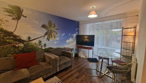 BrumStay - 4 Bedrooms TownHouse sleeps 6 with Driveway Parking and Garden - Foto 5