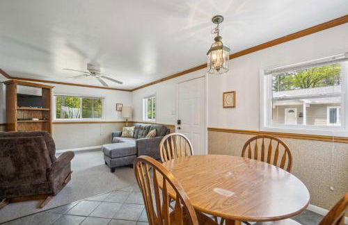 1BR Lakefront Cottage - Perfect for Two - Foto 10