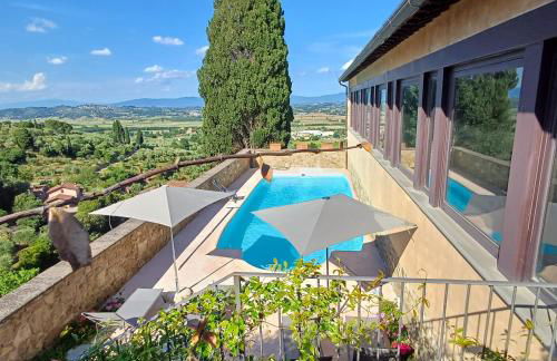 TUSCANFLAT Castle - Photo 11