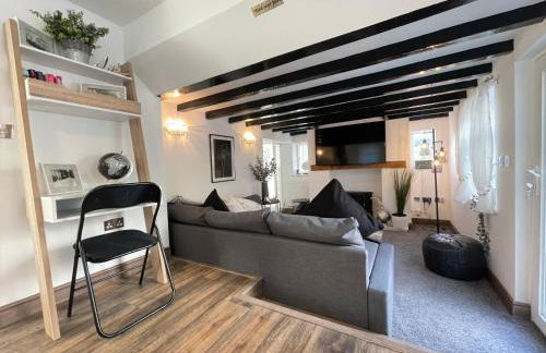 Tollgate House - Luxury Cozy Cottage - HUGE Hot Tub - Alton Towers - Foto 9