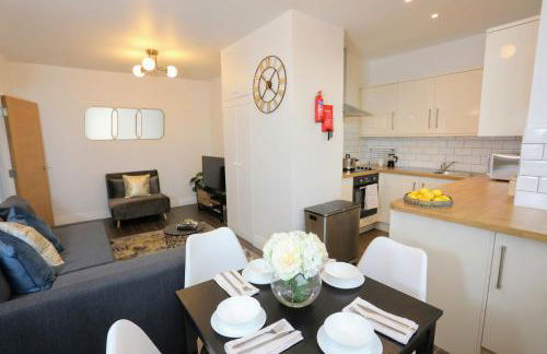 Aisiki Living at Upton Road, Multiple 1, 2, or 3-Bedroom Apartments, King or Twin Beds with Free WiFi & Parking Space - Foto 18