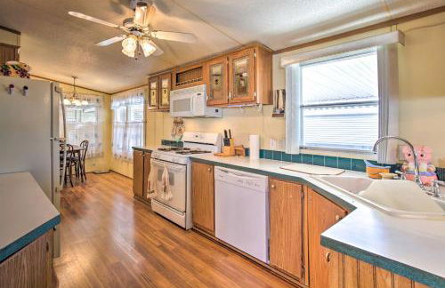 Cozy Yuma Retreat with Furnished Patio and Grill! - Foto 11