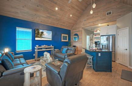 Waterfront, Shared Boat Dock & Pool w/ Views Ariels Grotto by Avantstay - Foto 12