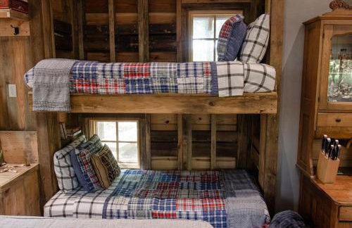 Cabin on Seven Acres with a Pond - Foto 11