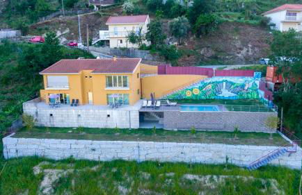 Merck Villa Gerês - Foto 1