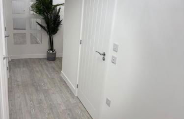 Serenity Waterfront 2 Bed Apartment - Foto 71