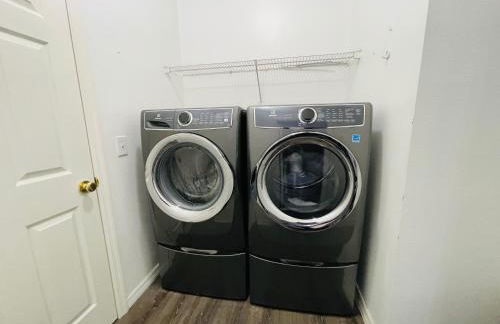 Paradise Heated Pool Home Near IMG and Siesta Key Beach - Photo 24