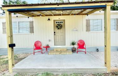 Route 66 Pop Stop-Minutes to Main St - Foto 34