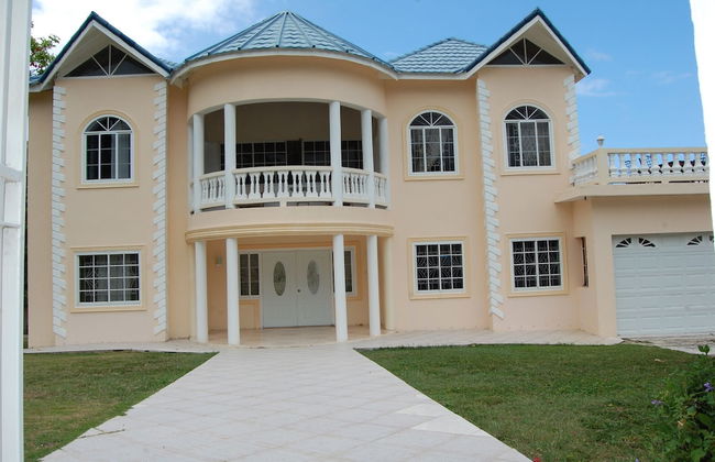Celebrity Villa Jamaica - Photo 62