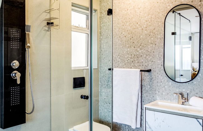 Unwind at Contemporary Alanda Apartment - Foto 11