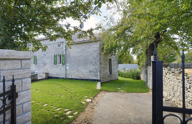 Spacious Holiday Home in Svetvincenat With Pool - Foto 33