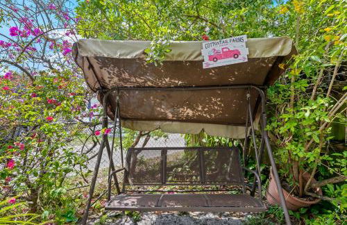 Comfy BNB w/ King Bed + Work/Travel + Beach 8 Min - Foto 22