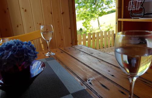 Cozy Cabin Retreat - Sleeps 2 & a Child - Foto 23