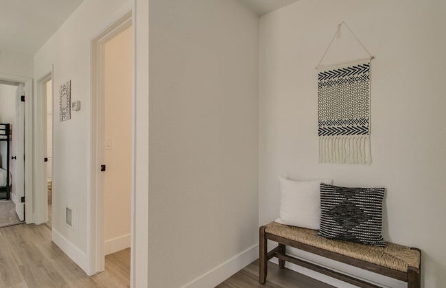 Upgraded 4-bdrm Beautiful Home W/pool! - Foto 43