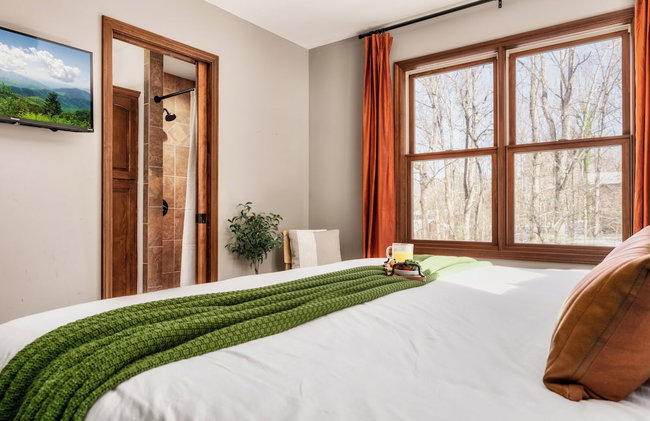 The Moondance Cabin by Lightfoot Stays Vacation Rentals - Photo 23