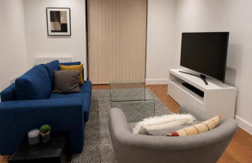 2 bedroom 2 bath 1 ensuite in Roya Asenal beautiful views & parking - Foto 1
