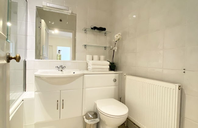 Stylish Apartments next to Buckingham Palace - Photo 46