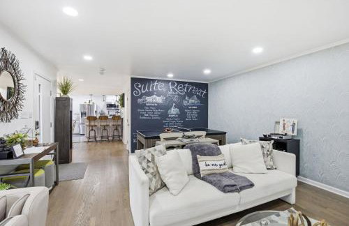 Stylish Hot Tub Retreat with Ping Pong home - Foto 33