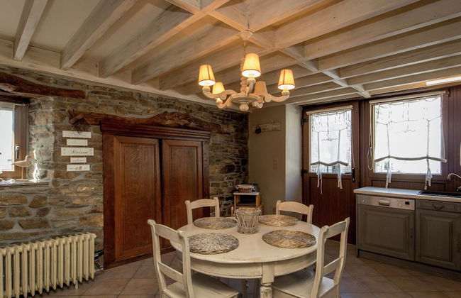 Beautiful Cottage in Malempre With Fenced Garden - Photo 1