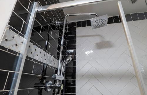 New 3 BR Apt in Elizabeth Railroad Style Path Train Bus Hospital EWR Airport NJ Manhattan NYC - Foto 24