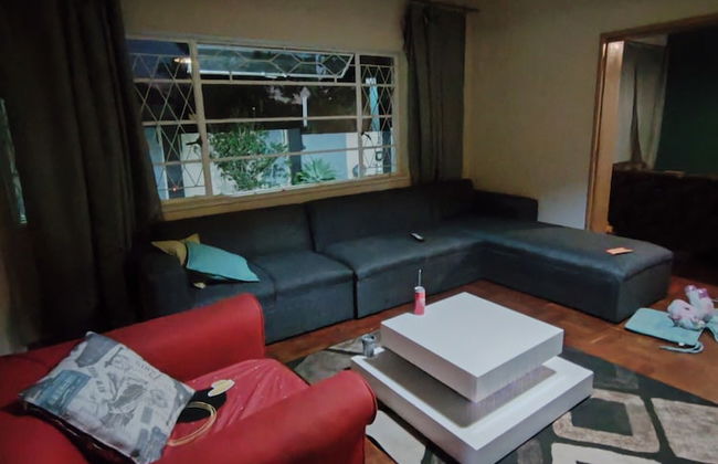 A Mother a Sons and Daughter Approach Towards Modern Living - Foto 7