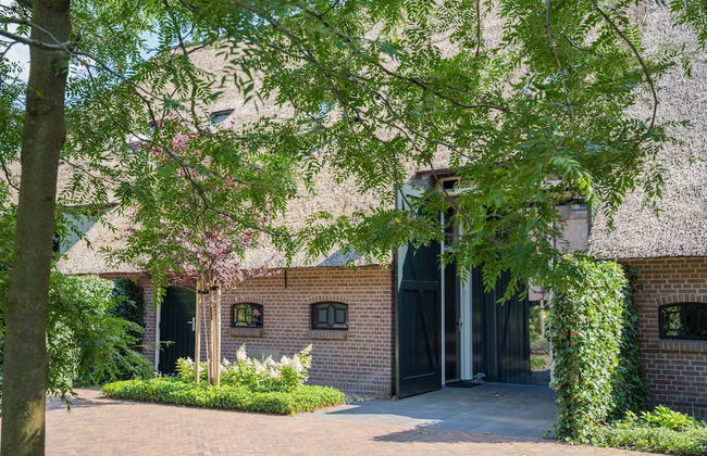 Grandeur Farmhouse in Dwingeloo at a National Park - Photo 73