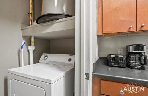 King Beds and Patio Dining in ATX West Campus Gem - Foto 24