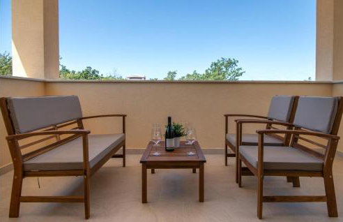 Amazing Home In Bartici With Wifi - Photo 16