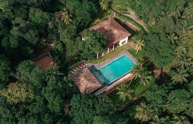 Luxurious 07 Bedroom Hilltop Villa With Private Gym - Photo 9