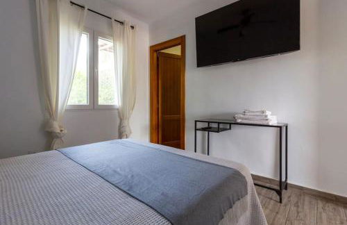 House with swimming pool and amazing sea and mountain views in Montgó, Denia - Photo 24