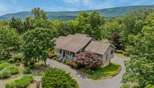 Blue Badger Cottage -Wifi, Fire Pit, Fireplace, Screen Porch, Game Room, King Bed, Grill - Foto 3